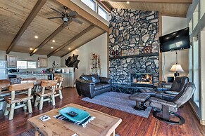 Lavish Ruidoso Condo w/ 2 Private Decks & Hot Tub!