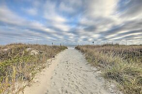 Steps to Ocean: Breezy Myrtle Beach Bungalow!