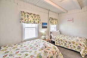 Steps to Ocean: Breezy Myrtle Beach Bungalow!