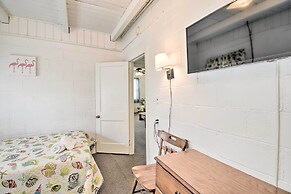 Steps to Ocean: Breezy Myrtle Beach Bungalow!