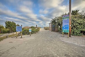 Steps to Ocean: Breezy Myrtle Beach Bungalow!