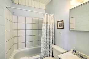 Steps to Ocean: Breezy Myrtle Beach Bungalow!