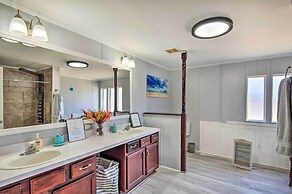 Game Room & Views: Lakefront Shelby Home!