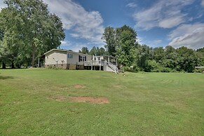 Game Room & Views: Lakefront Shelby Home!