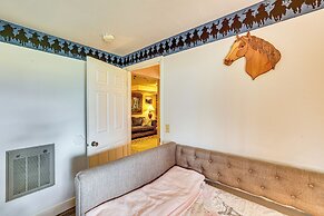 'A Touch of the West' Scenic Grangeville Apt!