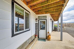 'A Touch of the West' Scenic Grangeville Apt!