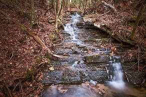 Peaceful Stony Point Getaway w/ Hot Tub & Views!