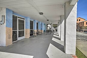 Ground Floor Unit: 10 Miles to Myrtle Beach