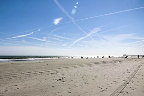 Ground Floor Unit: 10 Miles to Myrtle Beach