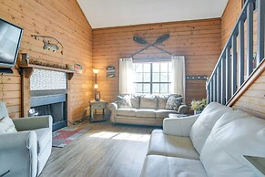 3 Mi to Moonshine Beach: Home w/ Deck & Yard