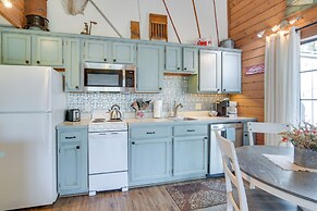 3 Mi to Moonshine Beach: Home w/ Deck & Yard