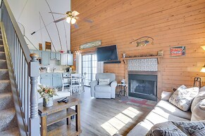 3 Mi to Moonshine Beach: Home w/ Deck & Yard