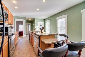 All-season Ludlow Apartment: 3 Mi to Okemo Resort!