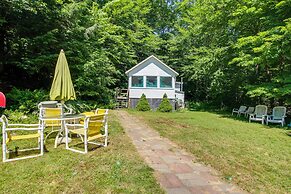 Lake Stinson Cottage w/ Sunroom & Shared Dock!