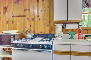 Lake Stinson Cottage w/ Sunroom & Shared Dock!
