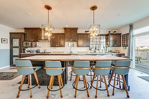 Spacious Waterfront Yorkville Getaway w/ Yard