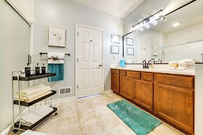 Spacious Waterfront Yorkville Getaway w/ Yard