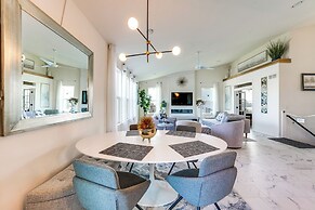 Spacious Waterfront Yorkville Getaway w/ Yard
