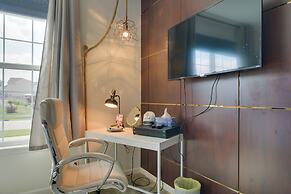 Spacious Waterfront Yorkville Getaway w/ Yard