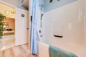 Spacious Waterfront Yorkville Getaway w/ Yard
