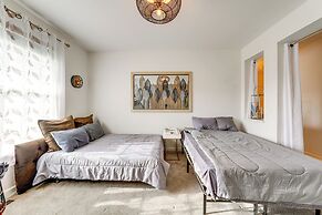 Spacious Waterfront Yorkville Getaway w/ Yard