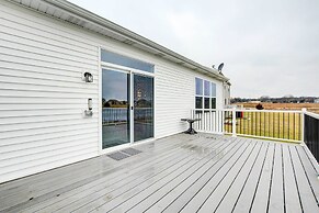 Spacious Waterfront Yorkville Getaway w/ Yard