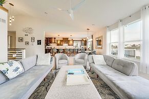 Spacious Waterfront Yorkville Getaway w/ Yard