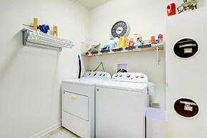 Spacious Waterfront Yorkville Getaway w/ Yard