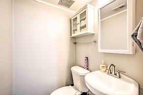 Pet-friendly Dallas Townhome w/ Outdoor Grill