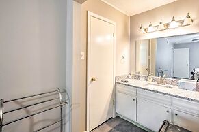 Pet-friendly Dallas Townhome w/ Outdoor Grill