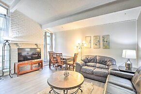 Pet-friendly Dallas Townhome w/ Outdoor Grill