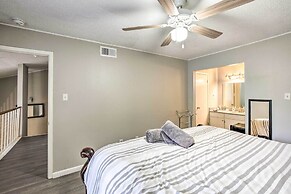 Pet-friendly Dallas Townhome w/ Outdoor Grill