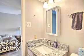 Pet-friendly Dallas Townhome w/ Outdoor Grill