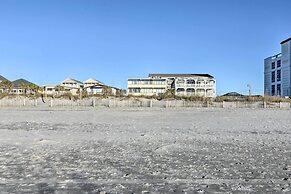 Oceanfront Gem w/ Deck in North Myrtle Beach