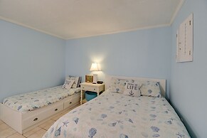 Oceanfront Gem w/ Deck in North Myrtle Beach