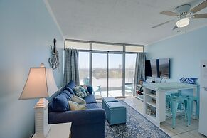 Oceanfront Gem w/ Deck in North Myrtle Beach