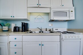 Oceanfront Gem w/ Deck in North Myrtle Beach