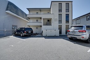 Oceanfront Gem w/ Deck in North Myrtle Beach