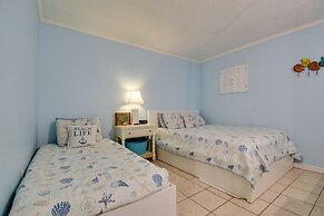 Oceanfront Gem w/ Deck in North Myrtle Beach