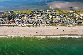 Westhampton Beach Home w/ Deck + Ocean Views!