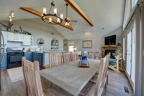 Reeds Spring Retreat w/ Lakeview Deck + Grill