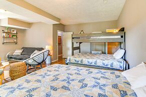 Reeds Spring Retreat w/ Lakeview Deck + Grill