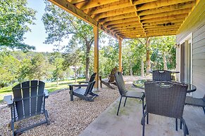 Reeds Spring Retreat w/ Lakeview Deck + Grill