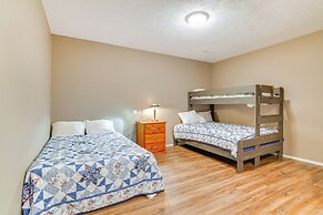 Reeds Spring Retreat w/ Lakeview Deck + Grill