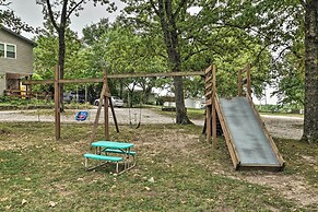 Reeds Spring Retreat w/ Lakeview Deck + Grill