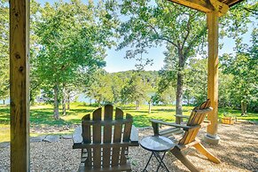 Reeds Spring Retreat w/ Lakeview Deck + Grill