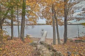 Lakefront Hawks Getaway - Fire Pit & Kayaks!