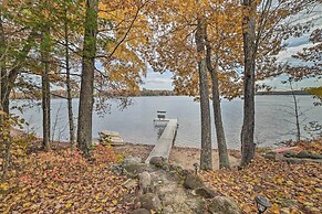 Lakefront Hawks Getaway - Fire Pit & Kayaks!