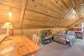 Lakefront Hawks Getaway - Fire Pit & Kayaks!