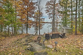 Lakefront Hawks Getaway - Fire Pit & Kayaks!